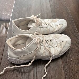 Nfinity cheer shoes size 7